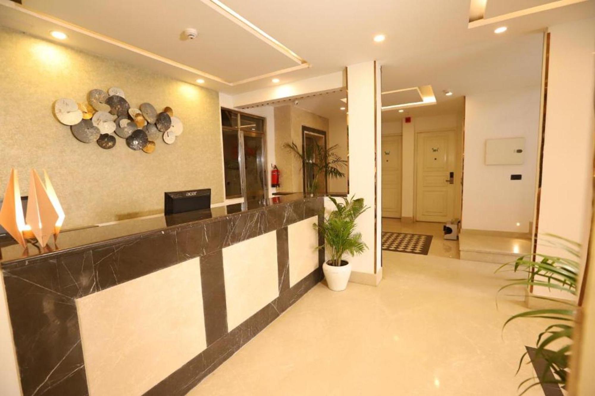 Hotel Mayur At Cr Park Nueva Delhi Exterior foto